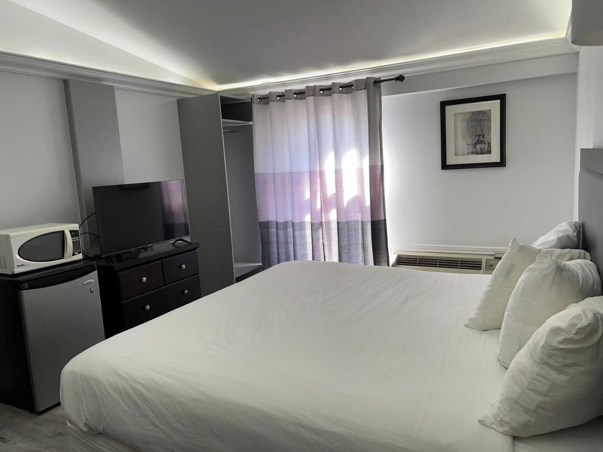 Travelodge By Wyndham Сарнія Екстер'єр фото